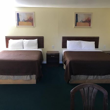 Relax Inn Of Medford Extérieur photo