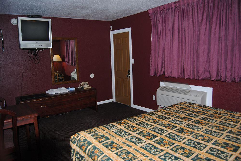 Relax Inn Of Medford Extérieur photo