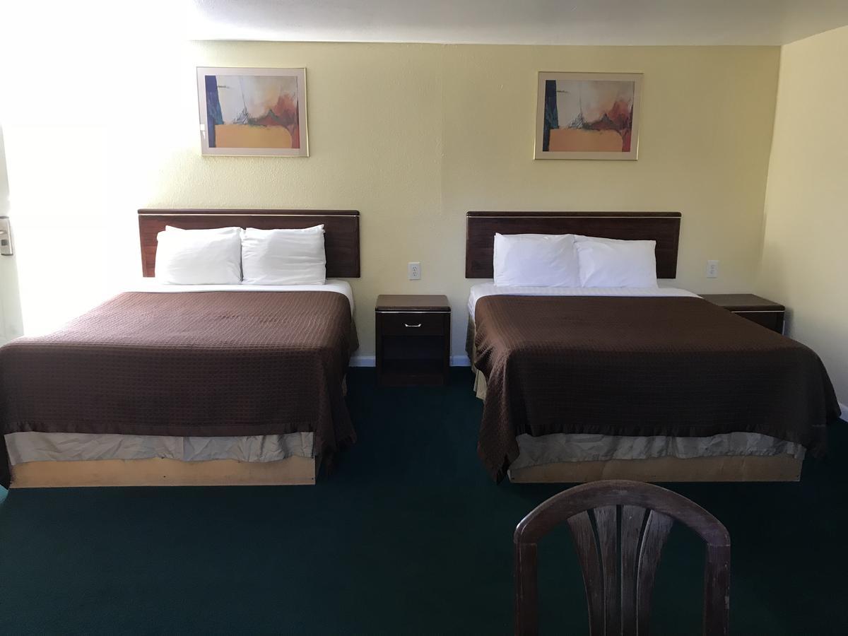 Relax Inn Of Medford Extérieur photo