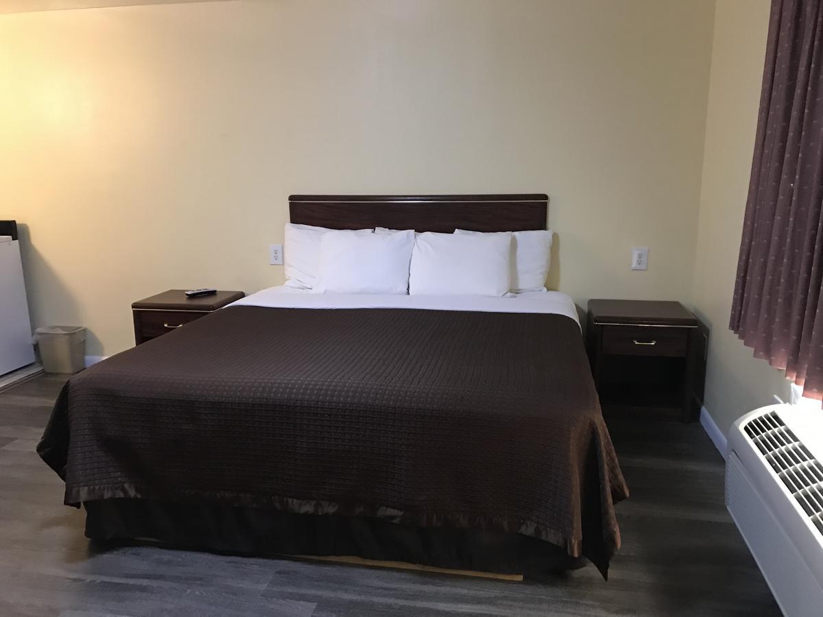 Relax Inn Of Medford Extérieur photo