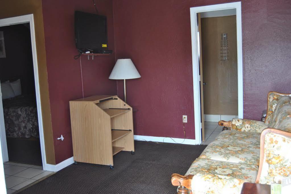 Relax Inn Of Medford Extérieur photo
